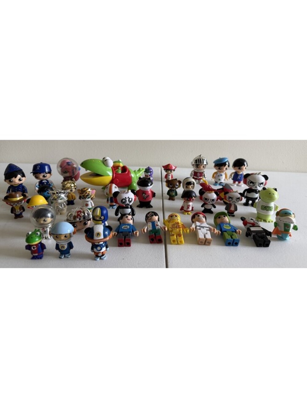 Ryans World 36 action figures 2 vehicles toys